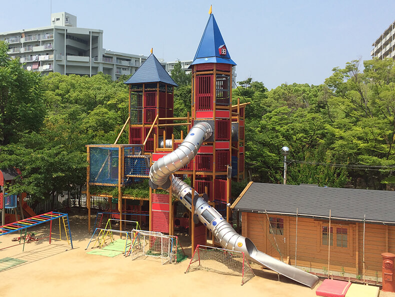 住の江幼稚園の園庭遊具