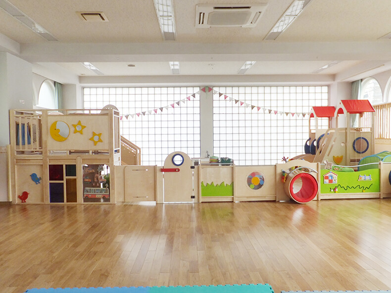 大森みのり幼稚園の室内遊具・パーテーション