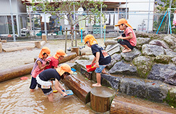 保育園 ・幼稚園のじゃぶじゃぶ池